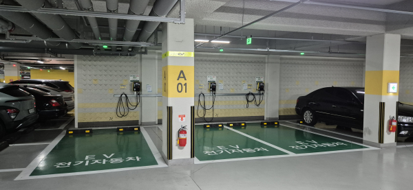 지하 전기충전기