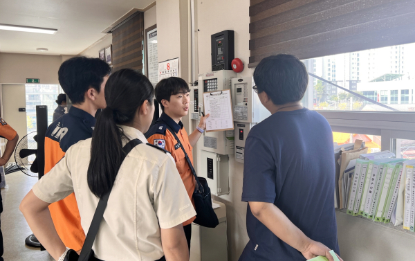 지난 9일 태안서부시장에서 전통시장 안전점검을 실시 모습