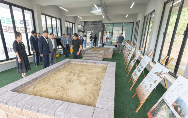 공주 수촌리 고분군 방문자센터 개관 (내부 모습)