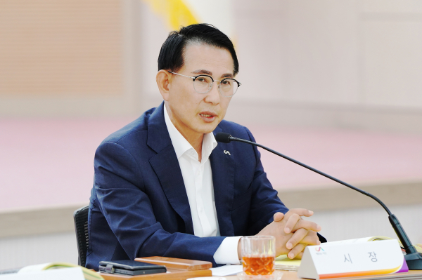 시청 대회의실에서 24일 진행된 2025년 신규시책 발굴 토론회