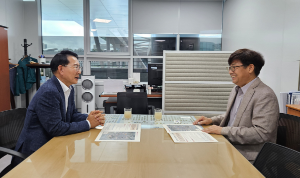 이완섭 서산시장이 7월 행정안전부 관계자를 만나 서산배수분구(동지역) 도시침수 대응 사업을 위한 특별교부세 30억 원 반영을 요청했다