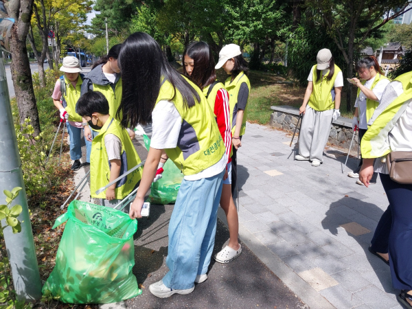 지역주민 봉사활동 모습