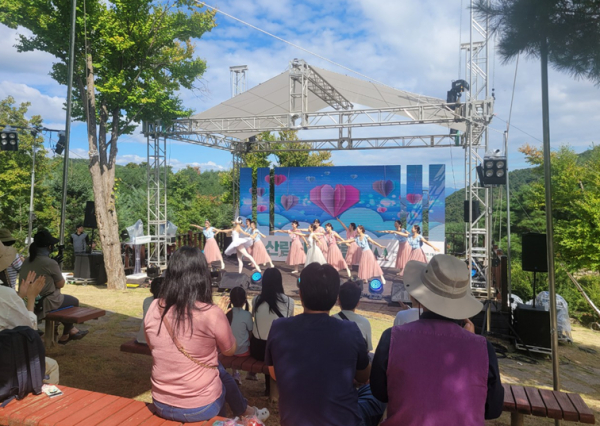 경산시민발레단 공연 모습