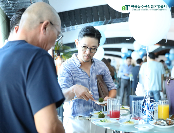 두바이 K-시푸드 품평회 시식 행사 현장