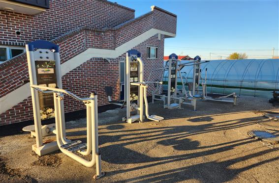 신례원6리(마을회관) 야외운동기구 모습