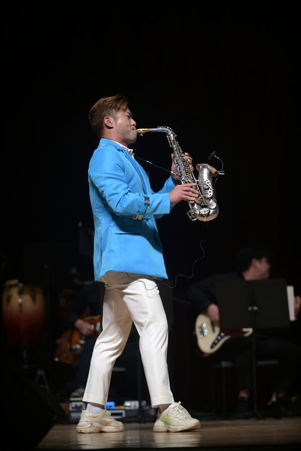 '한국의 케니 지'로 불리는 루카스