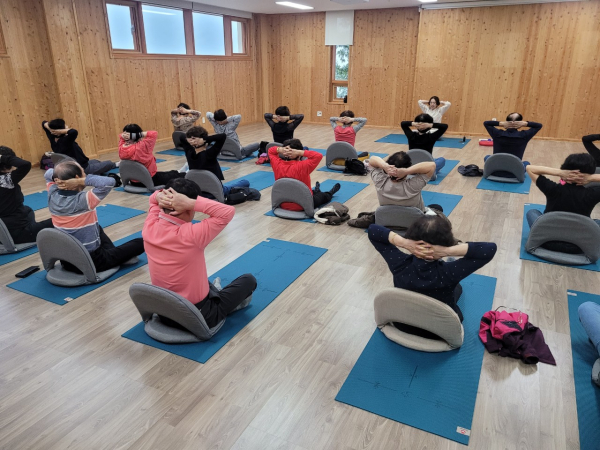 지역 어르신 대상 ‘체력증진 산림치유 캠프’ 진행 모습