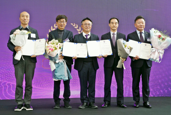 중기부 장관 기관 표창 수상자 기념사진