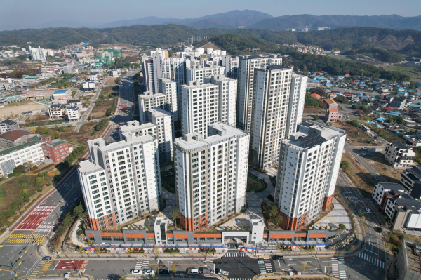 천안부성한라비발디 아파트 전경사진.