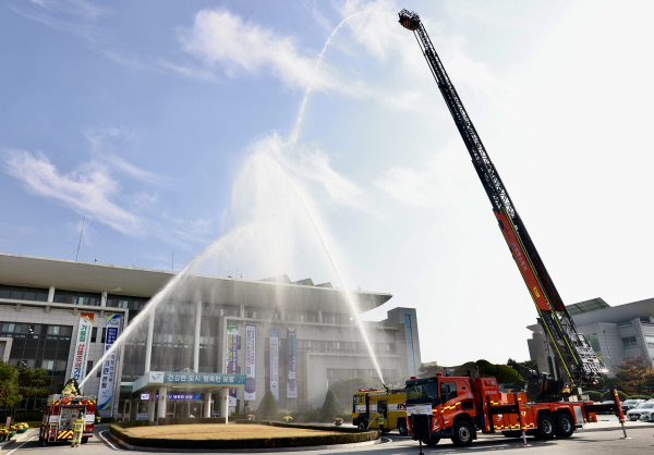 화재 대비 민방위 훈련 진행 모습