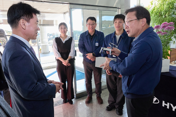조일교 아산시장 권한대행 현대자동차(주) 아산공장 방문 모습
