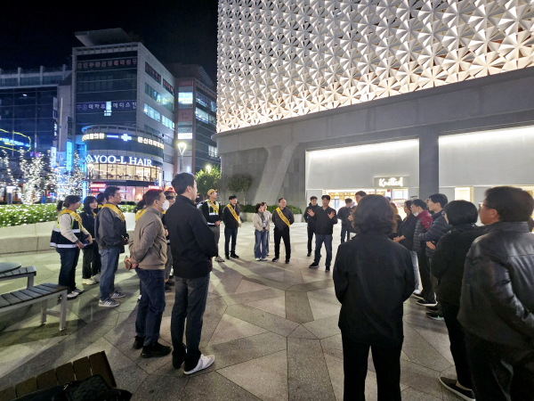 학교주변 유해업소 합동단속 진행 모습