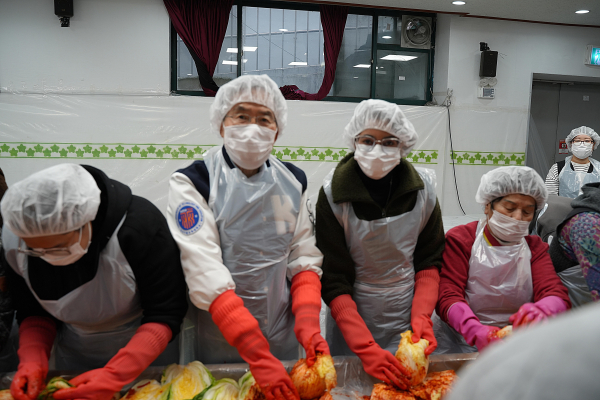27일, 아우내은빛복지관과 함께 지역 어르신의 따뜻한 겨울나기를 위한 ‘사랑의 김장나눔’ 행사 진행