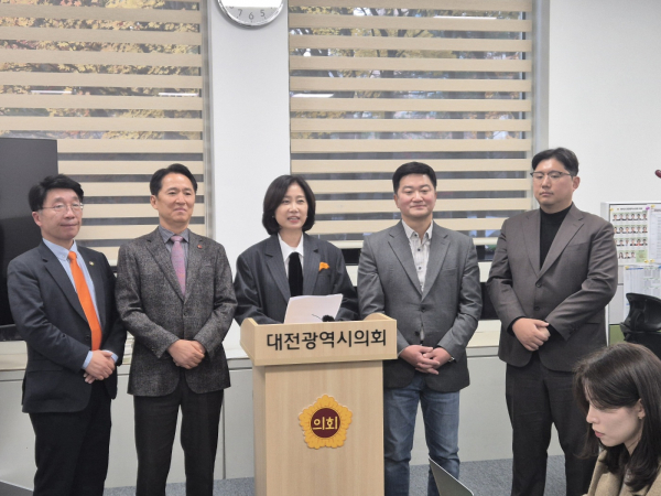 (사진 왼쪽부터) 개혁신당 조동운 서구을 지역위원장, 권중순 대전시당위원장, 허은아 당대표, 조대원 최고위원, 전성균 최고위원