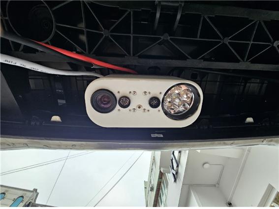 EG-Way 모빌리티 센서를 차량에 설치한 모습  (사진제공= 주식회사 모바휠 )