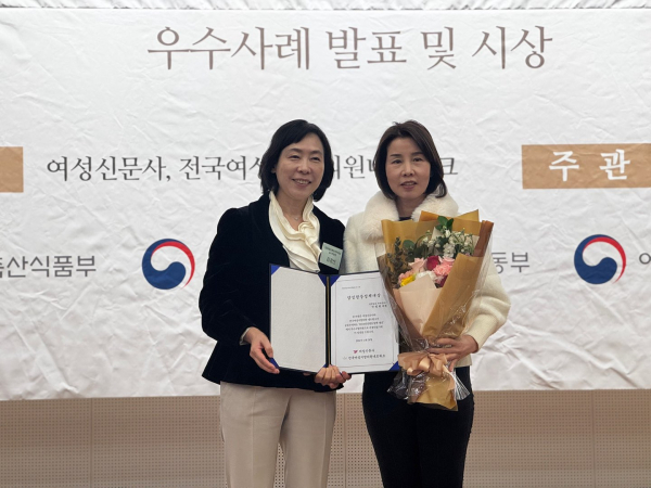 민병희 부여군의원(오른쪽)