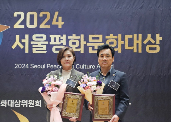 왼쪽 최선경 의원, 오른쪽 권영식 의원