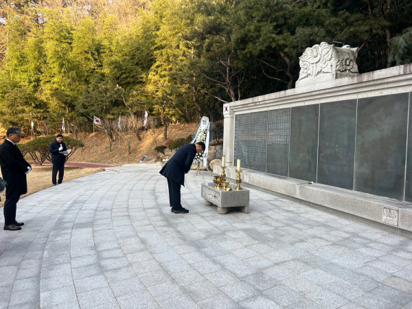 천안교육지원청, 2025년 을사년 신년참배 모습