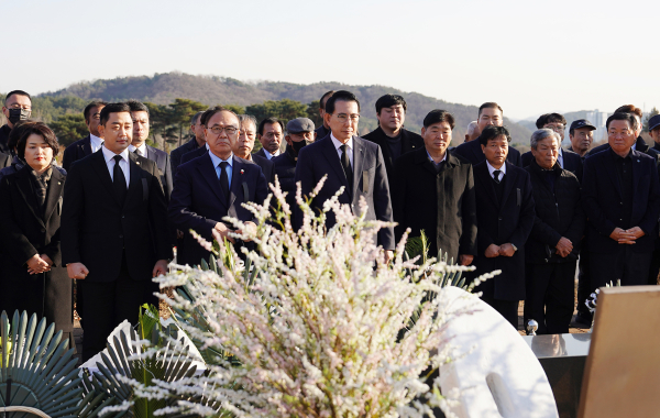 지난 2일 대전국립현충원에 방문해 순국선열과 호국영령의 뜻을 기렸다. (천안함 46용사 묘역)