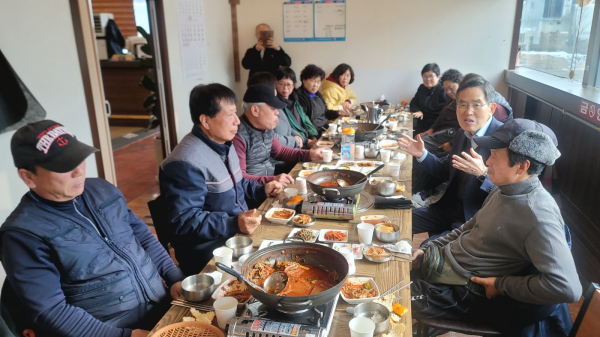 유길상 한국기술교육대 총장 연말연시 미화원, 조리원 등 간담회
