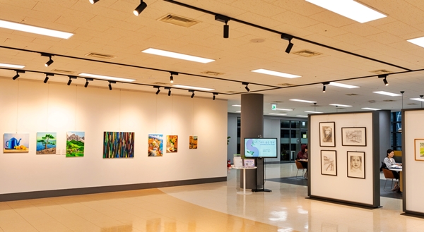 충남대 도서관 '내가 품은 행복 전시회'