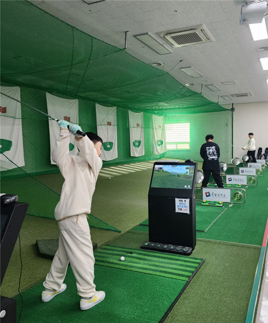 학교 밖 늘봄 프로그램 진행 모습