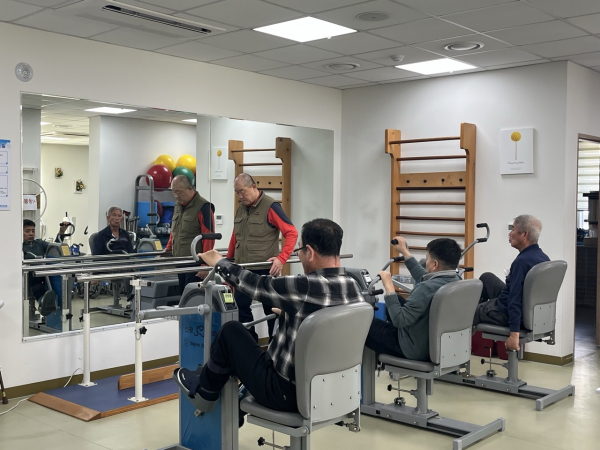 건강재활센터 운동 모습