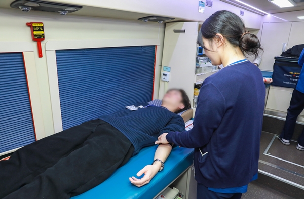 대한적십자사 사랑의 헌혈 행사 모습