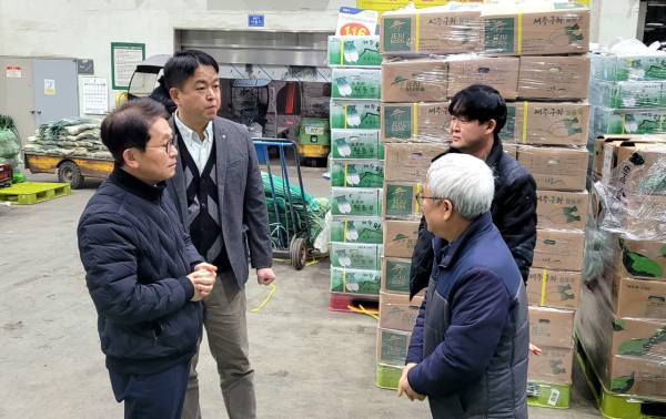 대전농협 노·사 대표, 설 명절 대비 농산물 수급상황  현장 점검 모습