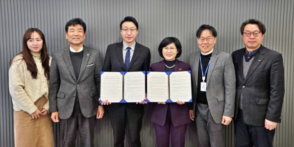 지난 20일 대전형 스마트돌봄 사회서비스 모델 개발을 위한 업무협약을 체결했다.