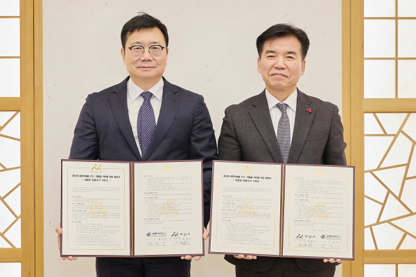 조일교 아산시장 권한대행과 E-순환거버넌스 정덕기 이사장이 폐가전제품 수거체계(‘내집앞맞춤수거’) 구축 업무협약을 체결했다.
