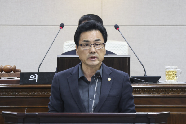 5분발언하는 권영식 의원