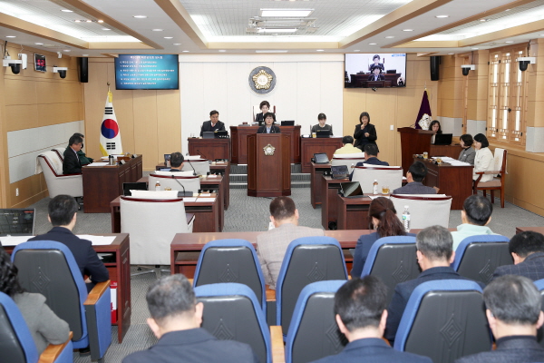 28일 태안군의회 본회의장에서 열린 제309회 태안군의회 임시회 모습