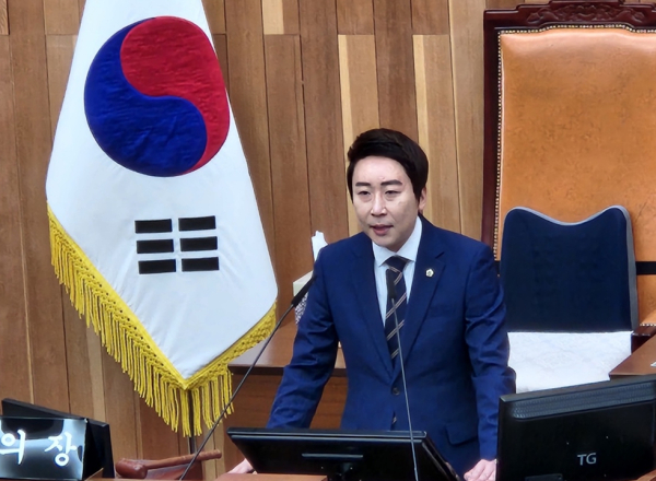 개회사하는 임채성 세종시의회 의장