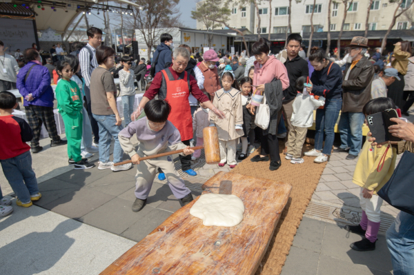 지난해 공주시 ‘사백 년 인절미 축제’ 진행 모습