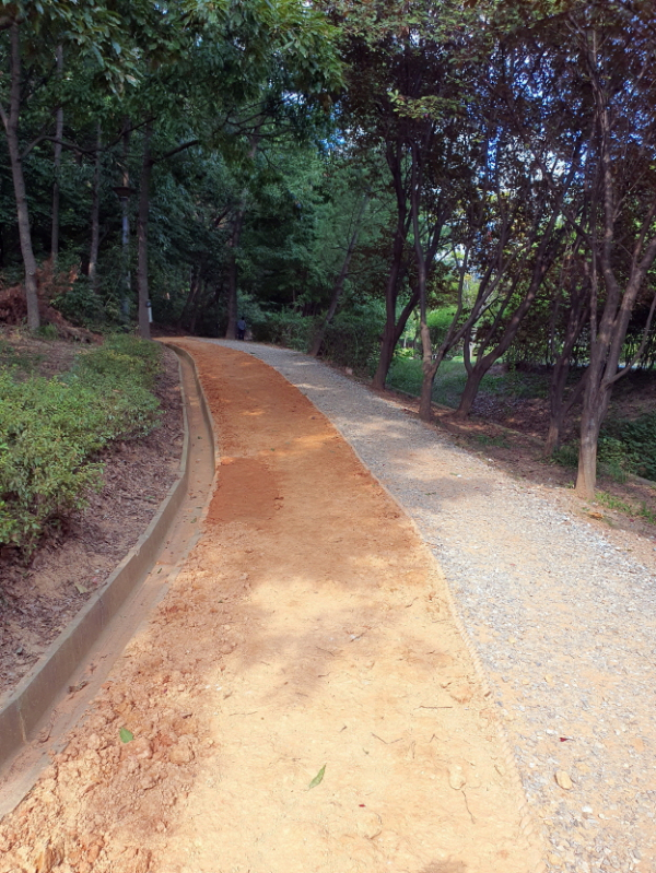 배방읍 용곡공원황토길