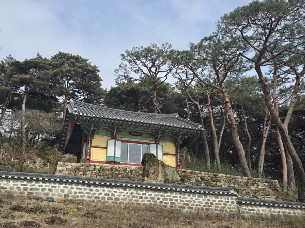 영탑사 유리광전 모습