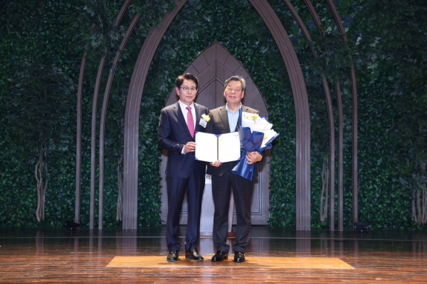 재인천태안군민회, 태안군에 고향사랑기부금 300만 원 전달식 모습