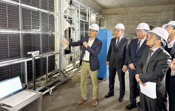 시연회 개최.(사진은 왼쪽부터 한국기계연구원 김학준박사, 대전교통공사 박필우 기술이사, 한국기계연구원 류석현 원장, 과학기술정보통신부  황판식 연구개발정책실장 순)