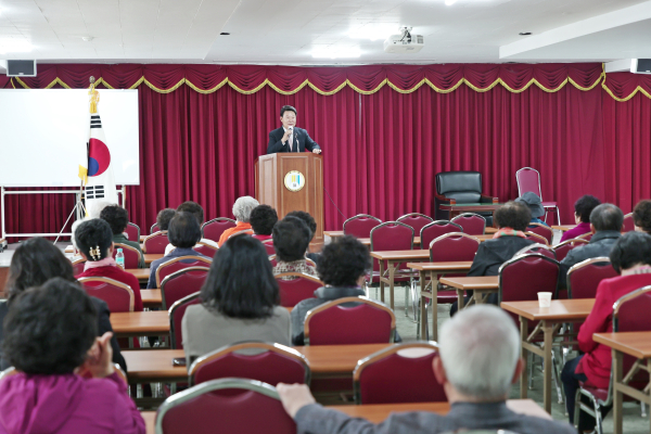 새사랑노인대학 특강 모습
