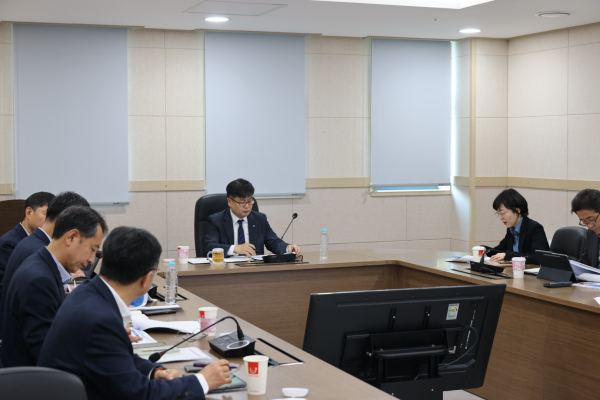 영상회의 진행 중인 이민수 본부장(중앙) 및 내근부장