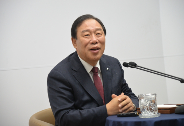 기자간담회 하는 최민호 세종시장