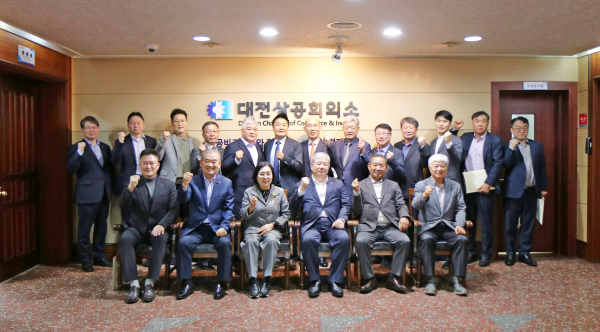 ‘제25대 보궐선거 당선 의원 초청 4월 회장단 회의’ 개최 기념사진