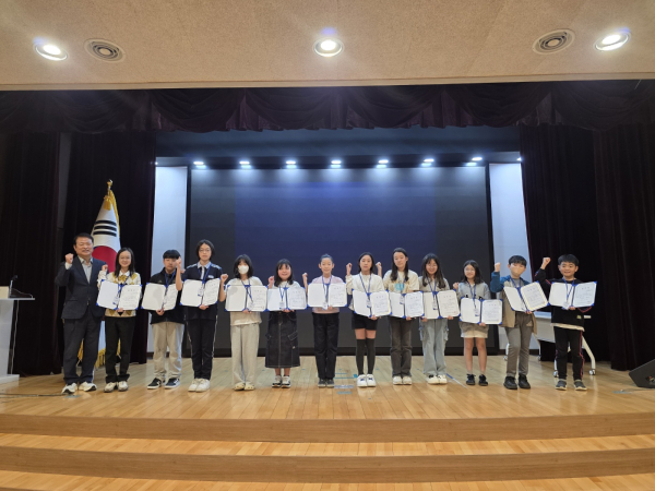 2025 천안 학생회연합회 및 나비물 천안학생기자단 발대식 기념사진