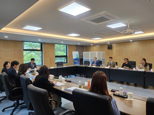 싱가포르 오키드파크중등학교 방문단과 국제교류회의 개최 모습