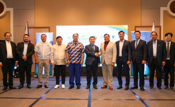 지난 22일 협약식에서 주요 참석자들이 기념사진을 촬영하고 있다