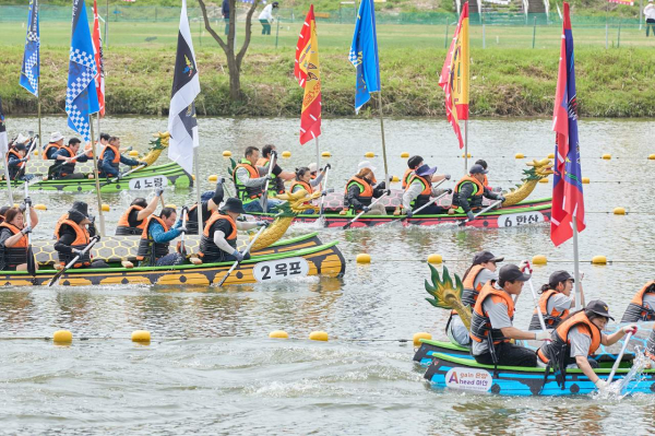 지난 23일 열린 제2회 충무공 이순신장군배 전국 노젓기 대회 개최 모습