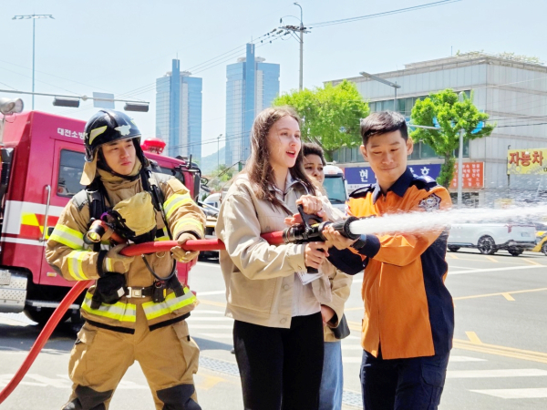 지난 26일 대전동부소방서와 함께 외국인주민의 안전한 대전 생활을 위한 소방 안전 체험교육을 진행했다.