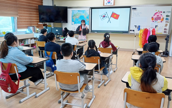 지난달 29일 남면 삼성초등학교에서 진행된 교육 모습.