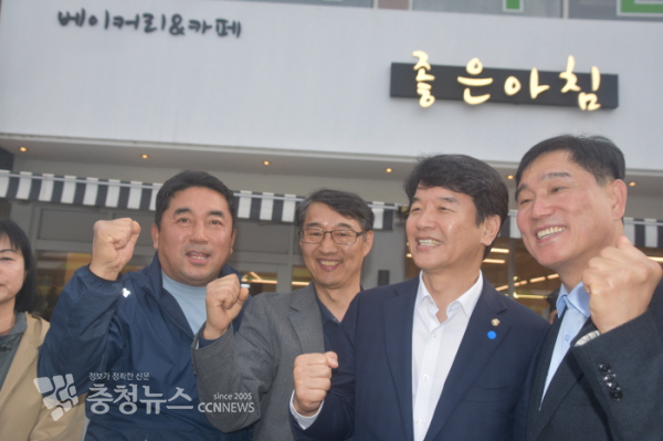 이청환 계룡시의원, 문진석 국회의원,